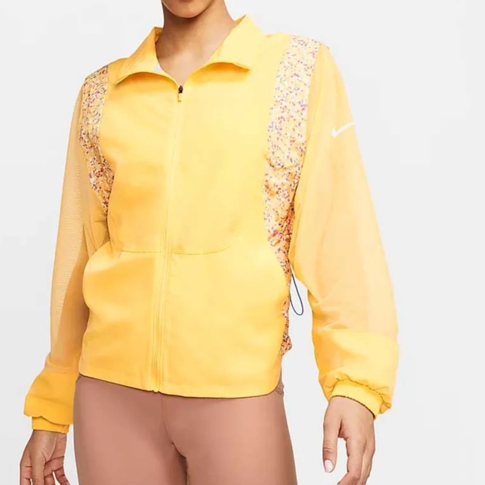 Nike Yellow Icon Clash Sheer-Sleeve Running Jacket in Small